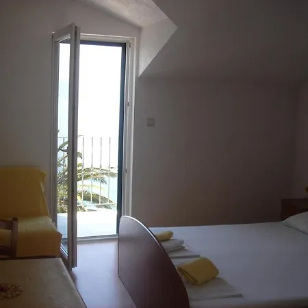 In With Seaview, Balcony, Air Condition, Wifi Apartman *