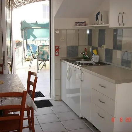 In With Seaview, Balcony, Air Condition, Wifi Brist