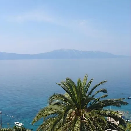 In With Seaview, Balcony, Air Condition, Wifi Brist