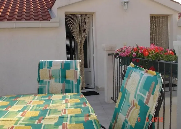 In With Seaview, Balcony, Air Condition, Wifi Apartamento Brist